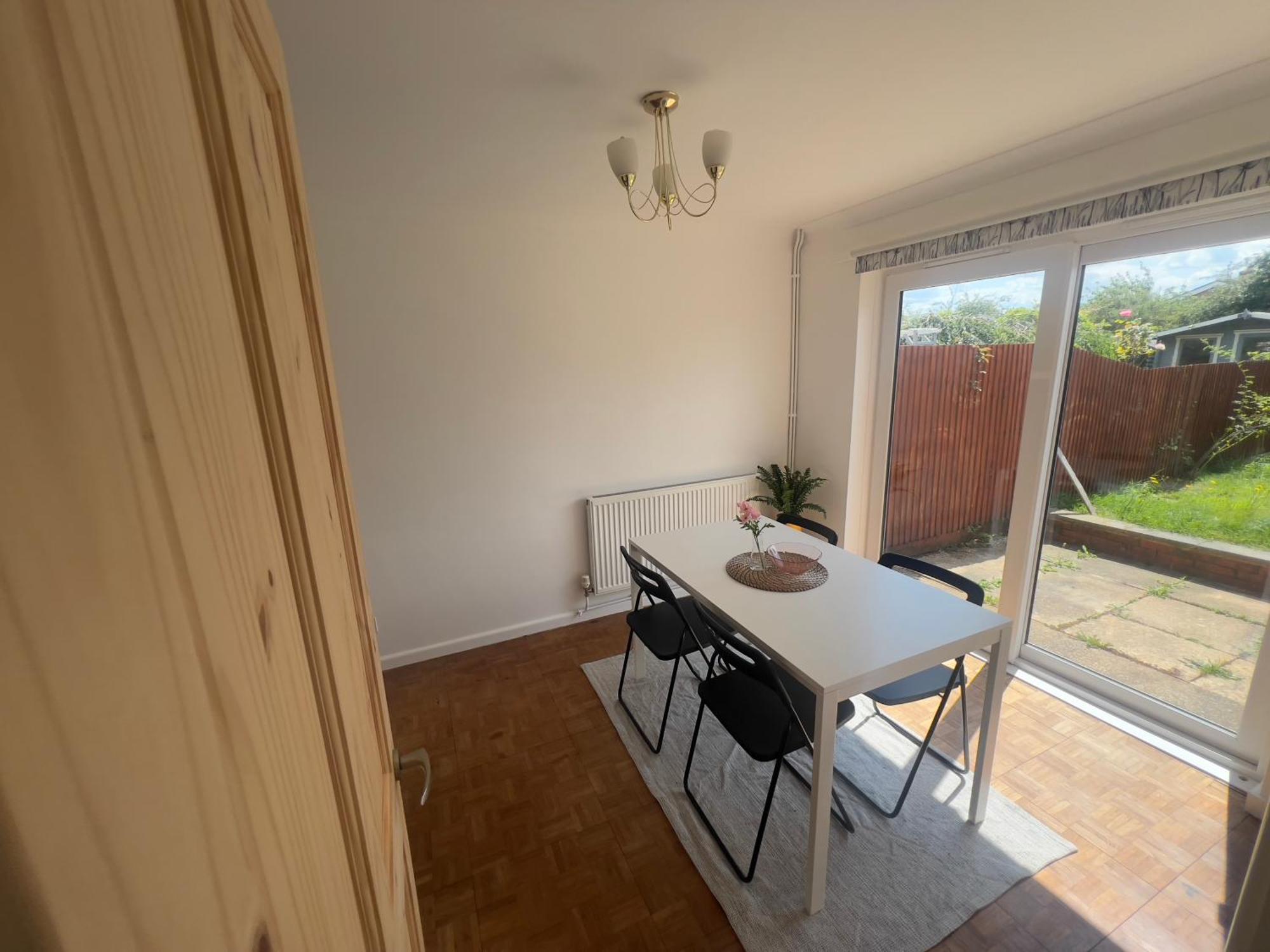 Charming 3-Bed House In Leighton Buzzard Vila Exterior foto